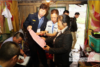 硚口第一批13艘“水上人家”船舶被集中銷毀_武漢24小時_新聞中心_長江網(wǎng)_cjn.cn