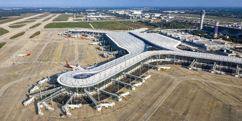 海口美蘭國際機場二期投入運營