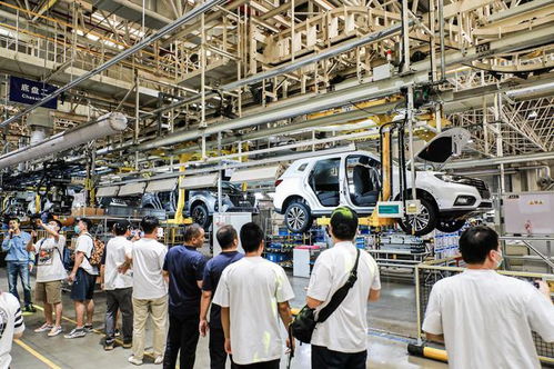 深入上汽臨港工廠 零距離感受上乘品質(zhì)汽車(chē)